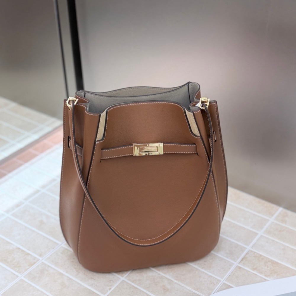 Luxury Bags Tote - กระเป๋าทรงบัคเก็ตใหม่ สไตล์ Old Money ความจุขนาดใหญ่ กระเป๋าถือที่มีเอกลักษณ์เฉพาะตัว